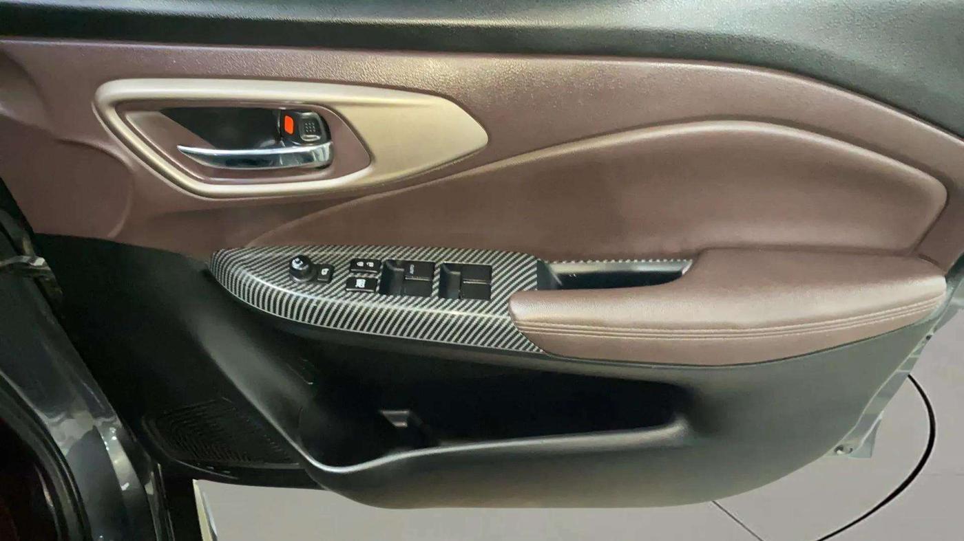 2024 Toyota Urban Cruiser Taisor V 1.0 Petrol AT, Petrol, Automatic, 7,272 km, Driver Side Door Panels Control