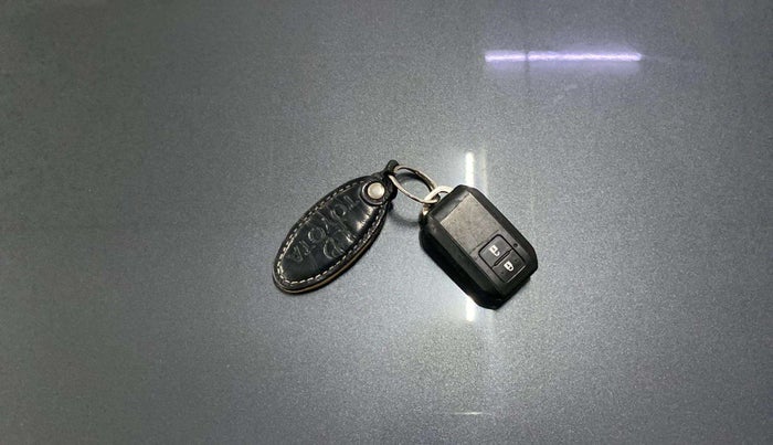 2024 Toyota Urban Cruiser Taisor V 1.0 Petrol AT, Petrol, Automatic, 7,163 km, Key Close Up
