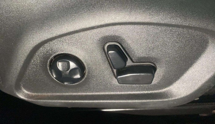 2019 Jeep Compass LIMITED PLUS PETROL AT, Petrol, Automatic, 73,048 km, Driver Side Adjustment Panel