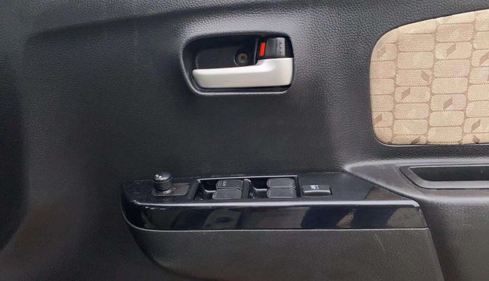 2017 Maruti Wagon R 1.0 VXI AMT, Petrol, Automatic, 56,732 km, Driver Side Door Panels Control