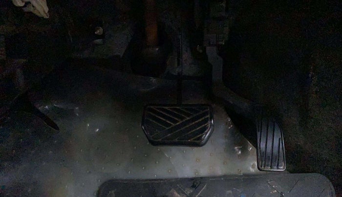 2017 Maruti Wagon R 1.0 VXI AMT, Petrol, Automatic, 56,732 km, Pedals