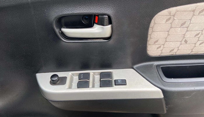 2016 Maruti Wagon R 1.0 VXI, Petrol, Manual, 33,168 km, Driver Side Door Panels Control