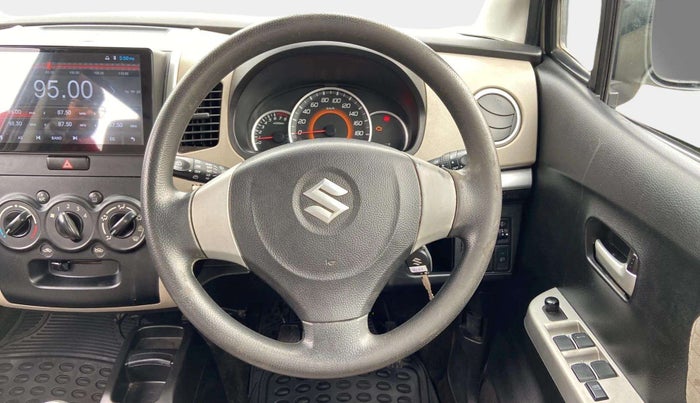 2016 Maruti Wagon R 1.0 VXI, Petrol, Manual, 33,168 km, Steering Wheel Close Up