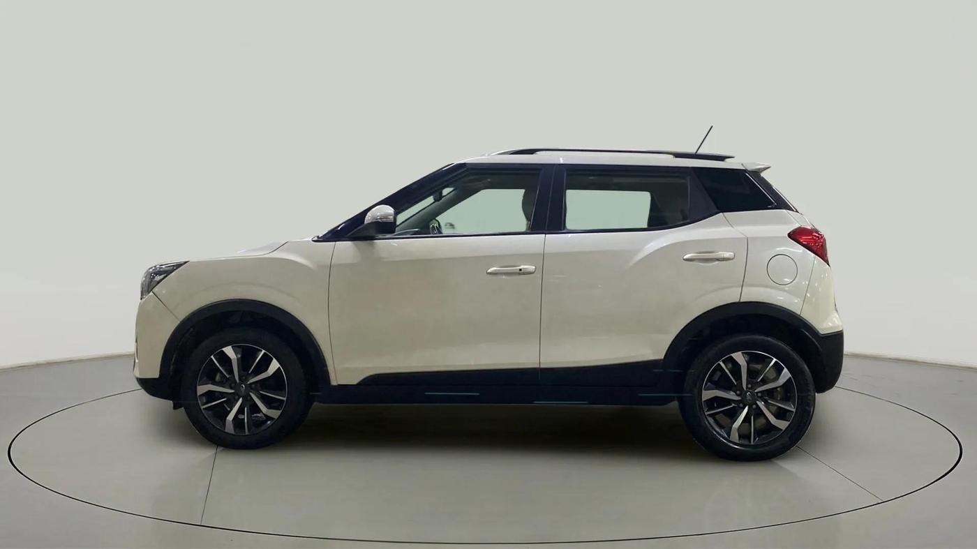2019 Mahindra XUV300 W8 (O) 1.5 DIESEL AMT, Diesel, Automatic, 64,183 km, Left Side