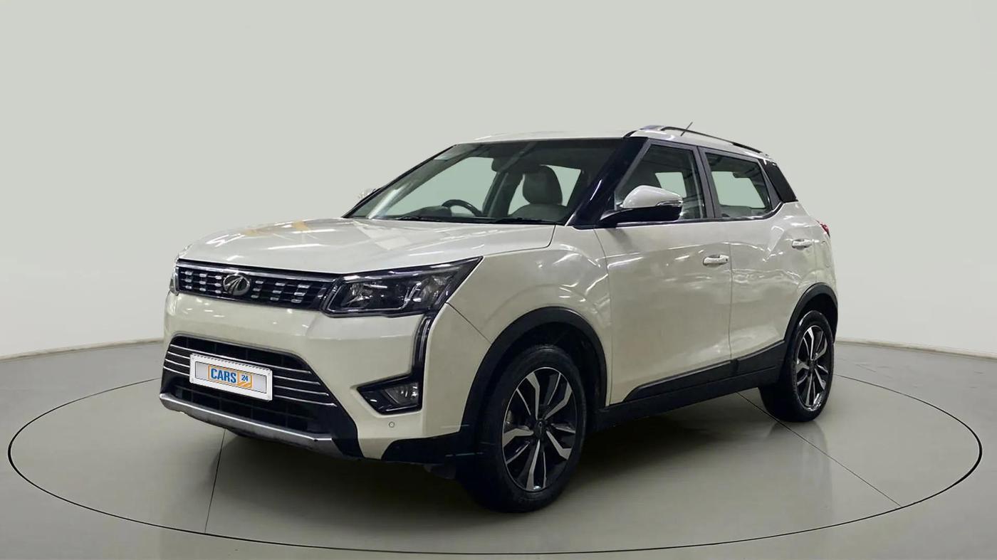 2019 Mahindra XUV300 W8 (O) 1.5 DIESEL AMT, Diesel, Automatic, 64,183 km, Left Front Diagonal