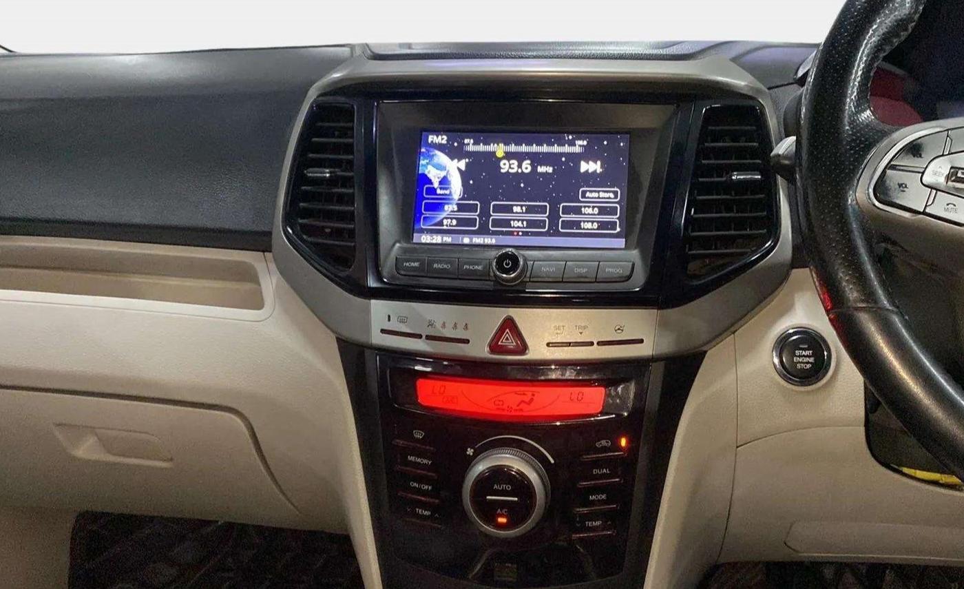 2019 Mahindra XUV300 W8 (O) 1.5 DIESEL AMT, Diesel, Automatic, 64,183 km, Air Conditioner