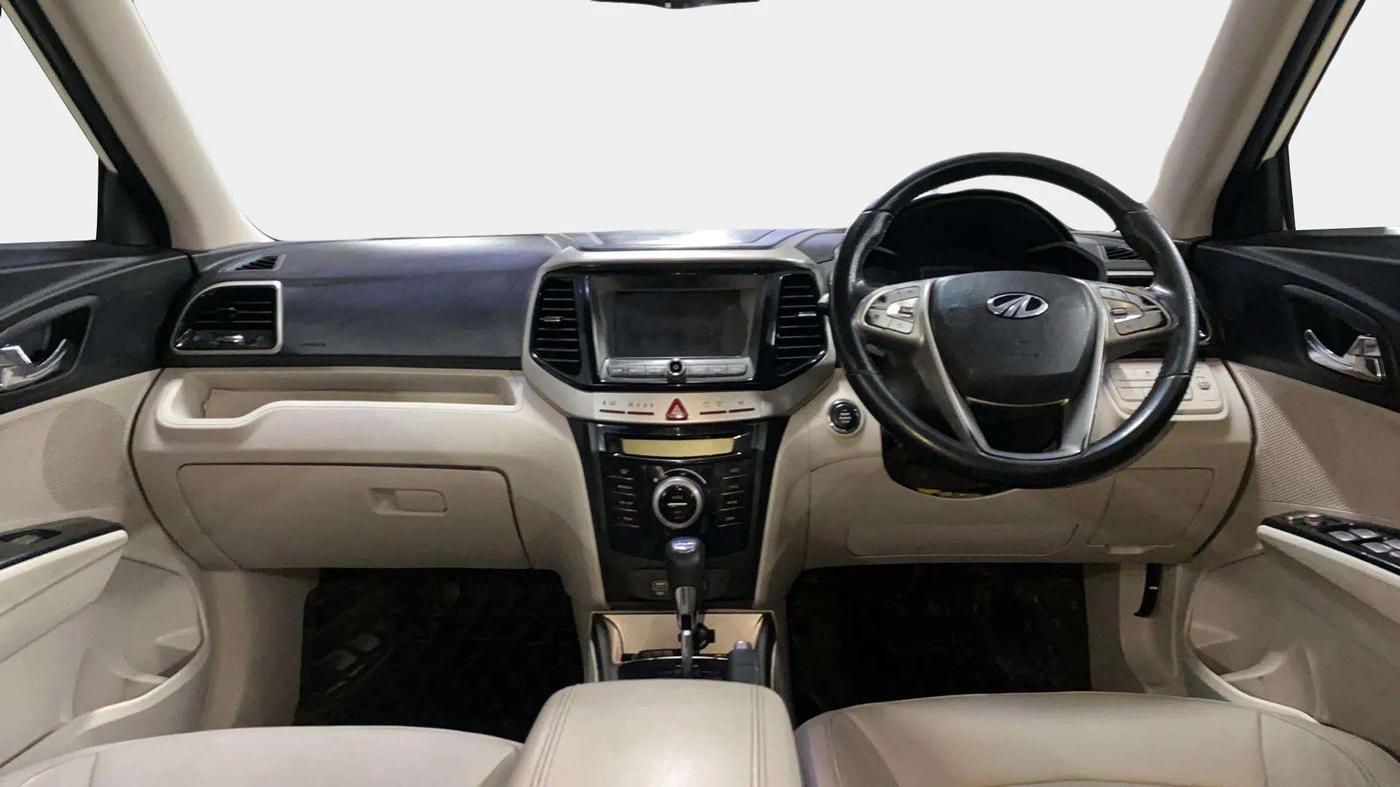 2019 Mahindra XUV300 W8 (O) 1.5 DIESEL AMT, Diesel, Automatic, 64,183 km, Dashboard