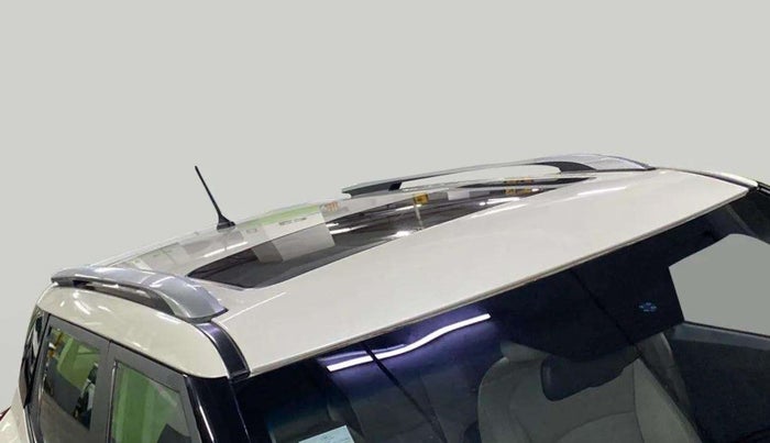 2019 Mahindra XUV300 W8 (O) 1.5 DIESEL AMT, Diesel, Automatic, 64,095 km, Roof