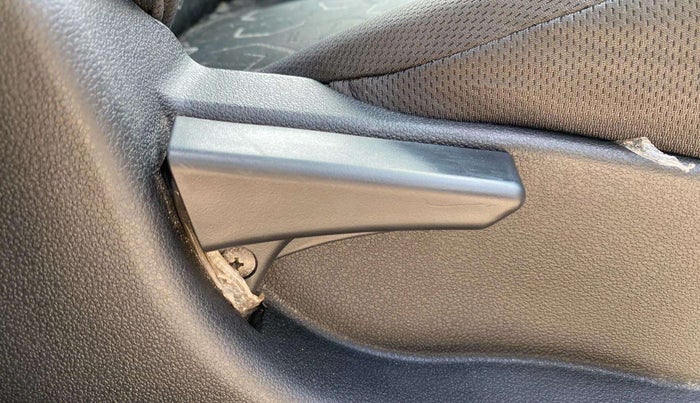 2016 Tata Tiago XT PETROL, Petrol, Manual, 76,230 km, Driver Side Adjustment Panel