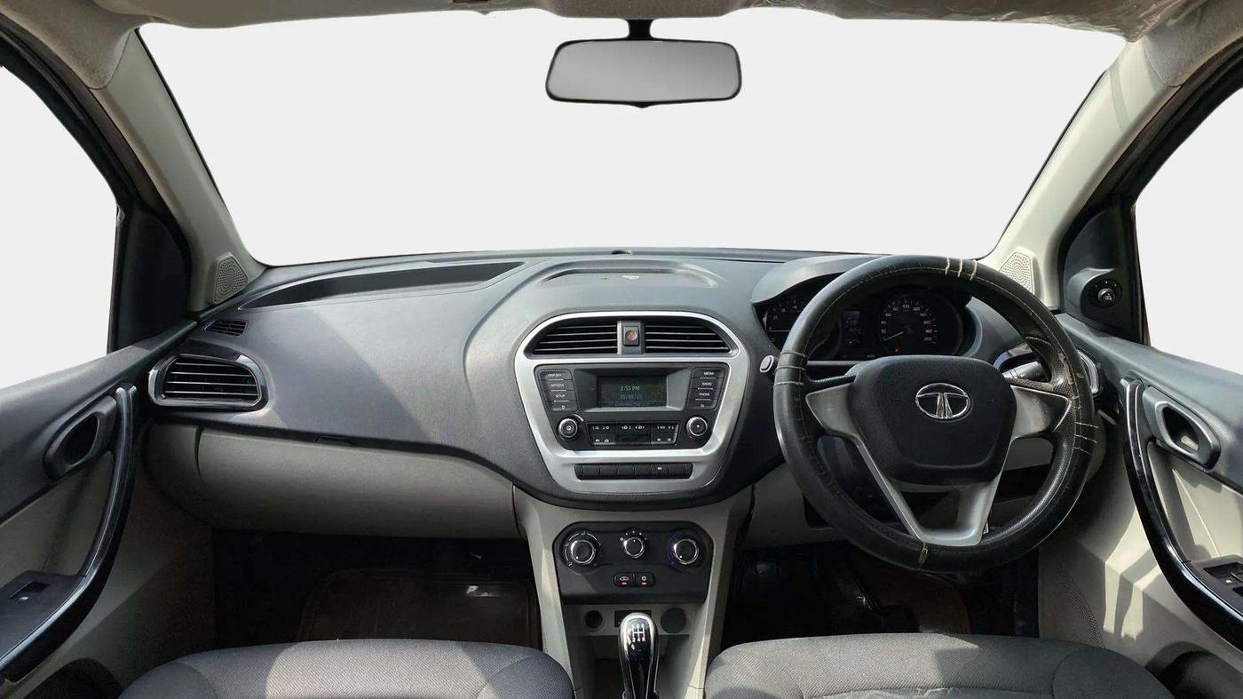 2016 Tata Tiago XT PETROL, Petrol, Manual, 76,230 km, Dashboard