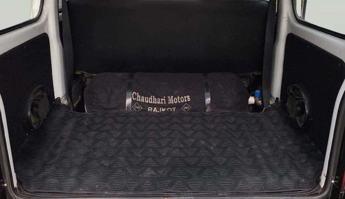 2020 Maruti Eeco 5 STR WITH A/C+HTR, CNG, Manual, 31,408 km, Boot Inside