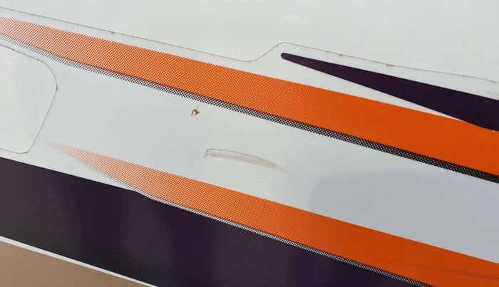 2020 Maruti Eeco 5 STR WITH A/C+HTR, CNG, Manual, 31,408 km, Front passenger door - Paint minor damage
