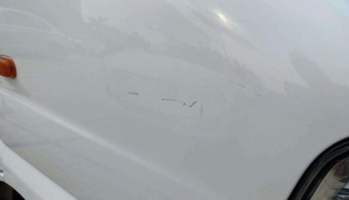2020 Maruti Eeco 5 STR WITH A/C+HTR, CNG, Manual, 31,408 km, Right fender - Size <= 2 inch