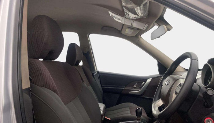 2014 Mahindra XUV500 W6, Diesel, Manual, 89,666 km, Right Side Front Door Cabin