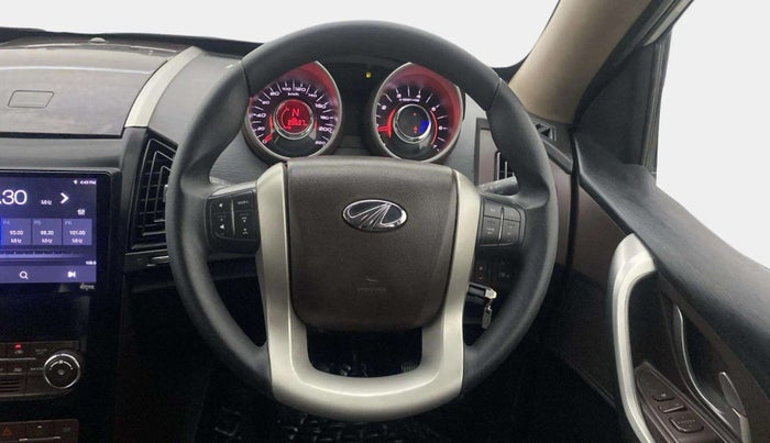 2014 Mahindra XUV500 W6, Diesel, Manual, 89,666 km, Steering Wheel Close Up
