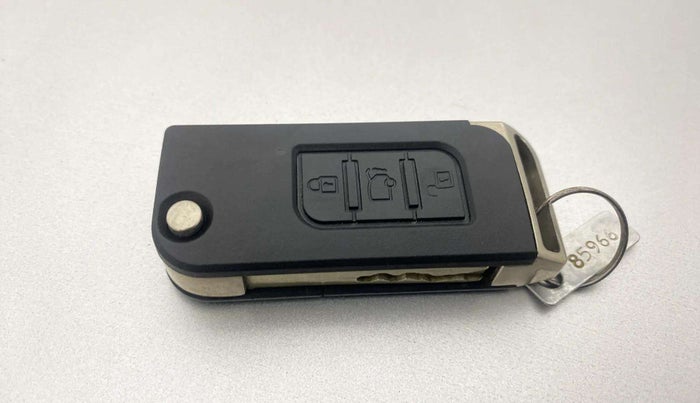 2014 Mahindra XUV500 W6, Diesel, Manual, 89,666 km, Key Close Up