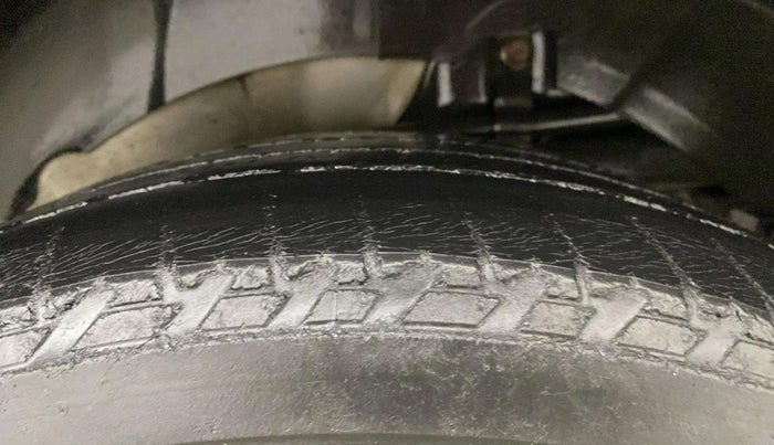2014 Mahindra XUV500 W6, Diesel, Manual, 89,666 km, Left Rear Tyre Tread