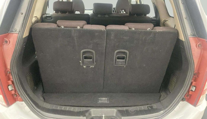 2014 Mahindra XUV500 W6, Diesel, Manual, 89,666 km, Boot Inside