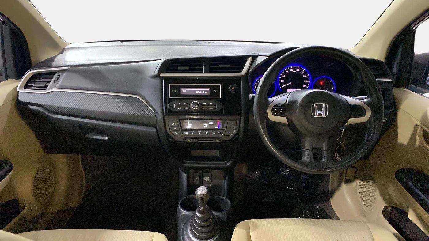 2017 Honda Brio S MT, Petrol, Manual, 27,404 km, Dashboard