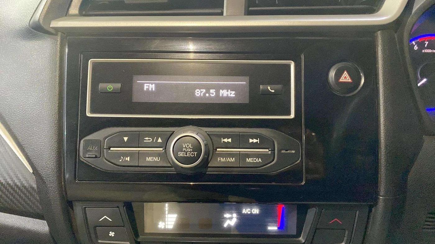 2017 Honda Brio S MT, Petrol, Manual, 27,404 km, Air Conditioner