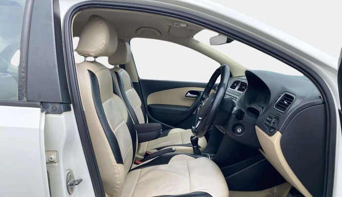 2016 Volkswagen Ameo HIGHLINE1.2L, Petrol, Manual, 1,02,682 km, Right Side Front Door Cabin