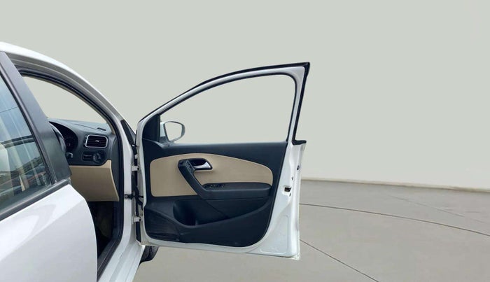 2016 Volkswagen Ameo HIGHLINE1.2L, Petrol, Manual, 1,02,682 km, RHS Front Door