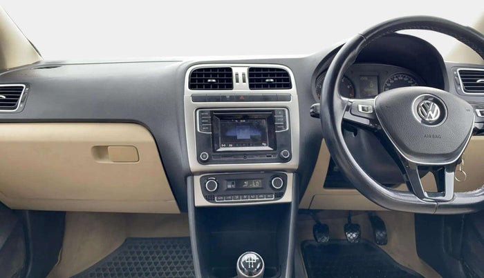 2016 Volkswagen Ameo HIGHLINE1.2L, Petrol, Manual, 1,02,682 km, Air Conditioner