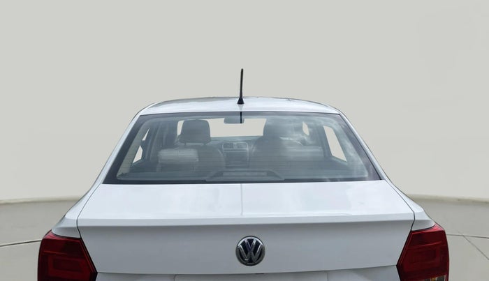 2016 Volkswagen Ameo HIGHLINE1.2L, Petrol, Manual, 1,02,682 km, Rear Windshield