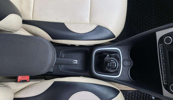 2016 Volkswagen Ameo HIGHLINE1.2L, Petrol, Manual, 1,02,682 km, Gear Lever