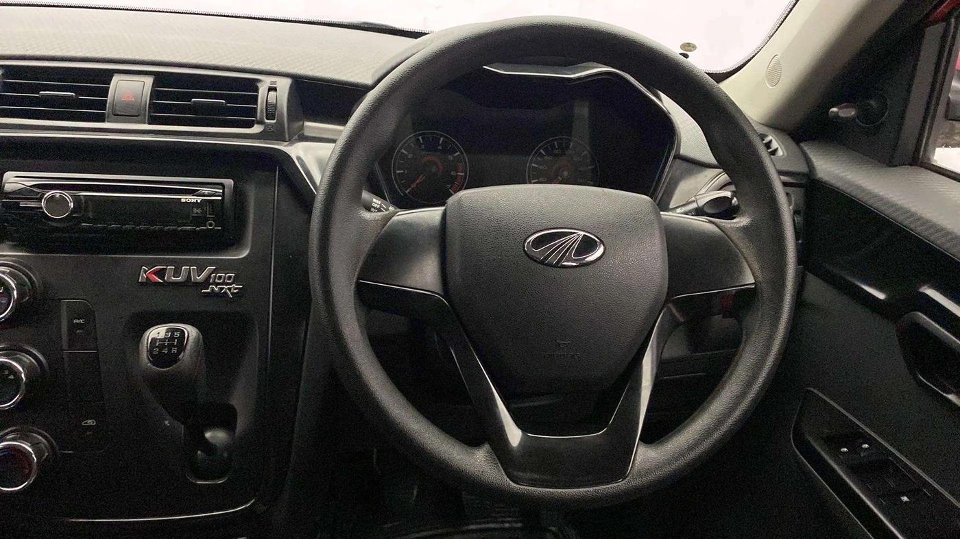 2018 Mahindra KUV 100 NXT K4+ P 6 STR, Petrol, Manual, 53,794 km, Steering Wheel Close Up