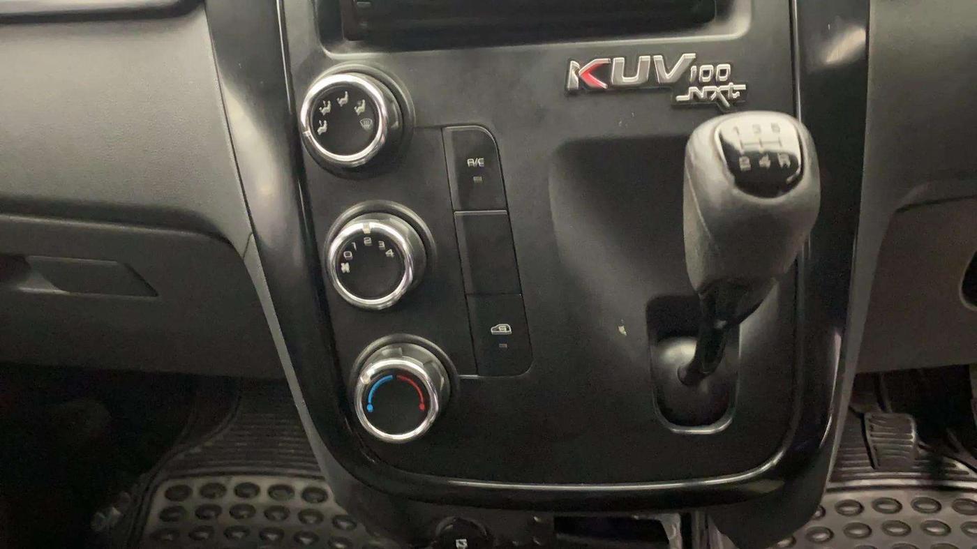 2018 Mahindra KUV 100 NXT K4+ P 6 STR, Petrol, Manual, 53,794 km, Gear Lever