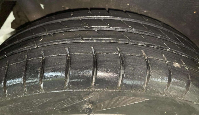 2014 Maruti Wagon R 1.0 VXI, Petrol, Manual, 55,816 km, Right Rear Tyre Tread