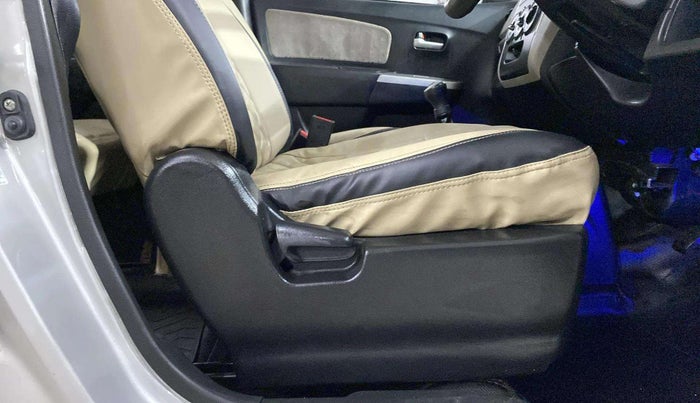 2014 Maruti Wagon R 1.0 VXI, Petrol, Manual, 55,816 km, Driver Side Adjustment Panel