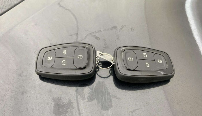2023 Tata ALTROZ  XZA Plus Sunroof Dark Edition, Petrol, Automatic, 4,496 km, Key Close Up