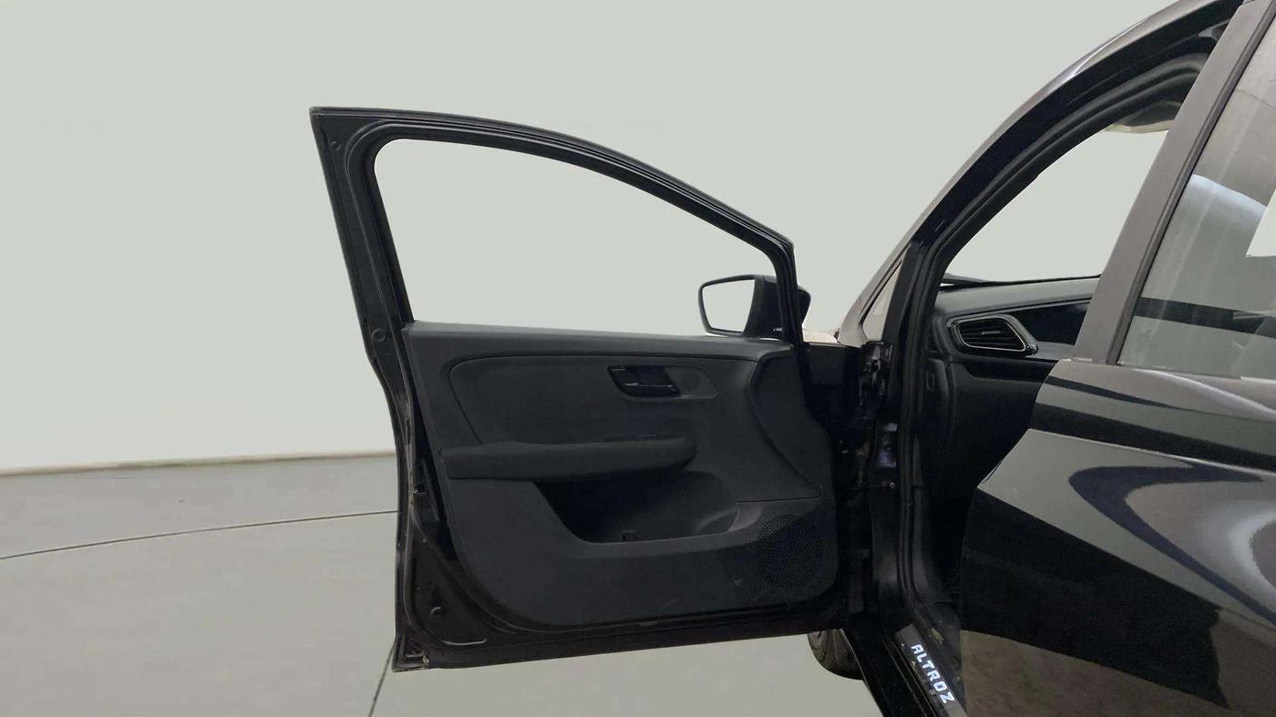 2023 Tata ALTROZ  XZA Plus Sunroof Dark Edition, Petrol, Automatic, 4,496 km, LHS Front Door