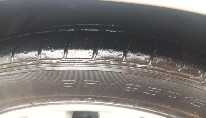 2017 Maruti Ciaz ZDI SHVS, Diesel, Manual, 77,892 km, Left Front Tyre Tread