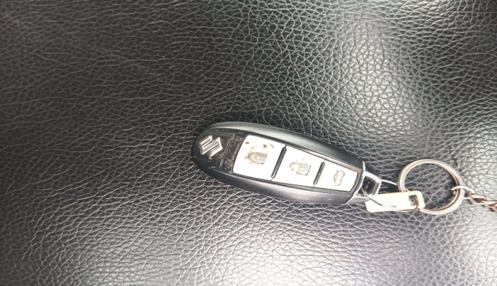 2017 Maruti Ciaz ZDI SHVS, Diesel, Manual, 77,892 km, Key Close Up