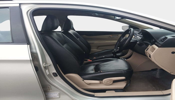 2017 Maruti Ciaz ZDI SHVS, Diesel, Manual, 77,892 km, Right Side Front Door Cabin