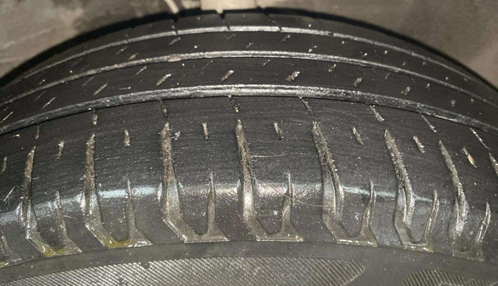 2018 Hyundai Elite i20 ASTA 1.2, Petrol, Manual, 67,874 km, Right Front Tyre Tread