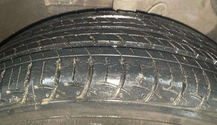 2018 Hyundai Elite i20 ASTA 1.2, Petrol, Manual, 67,874 km, Left Front Tyre Tread