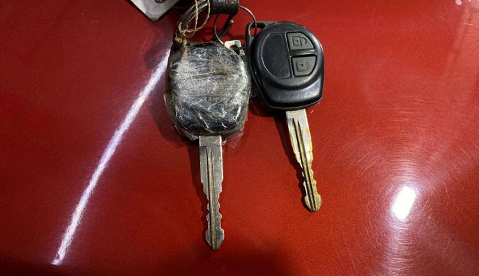 2014 Maruti Swift VXI, Petrol, Manual, 75,315 km, Key Close Up