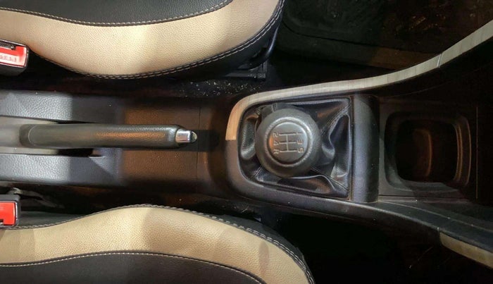 2014 Maruti Swift VXI, Petrol, Manual, 75,315 km, Gear Lever