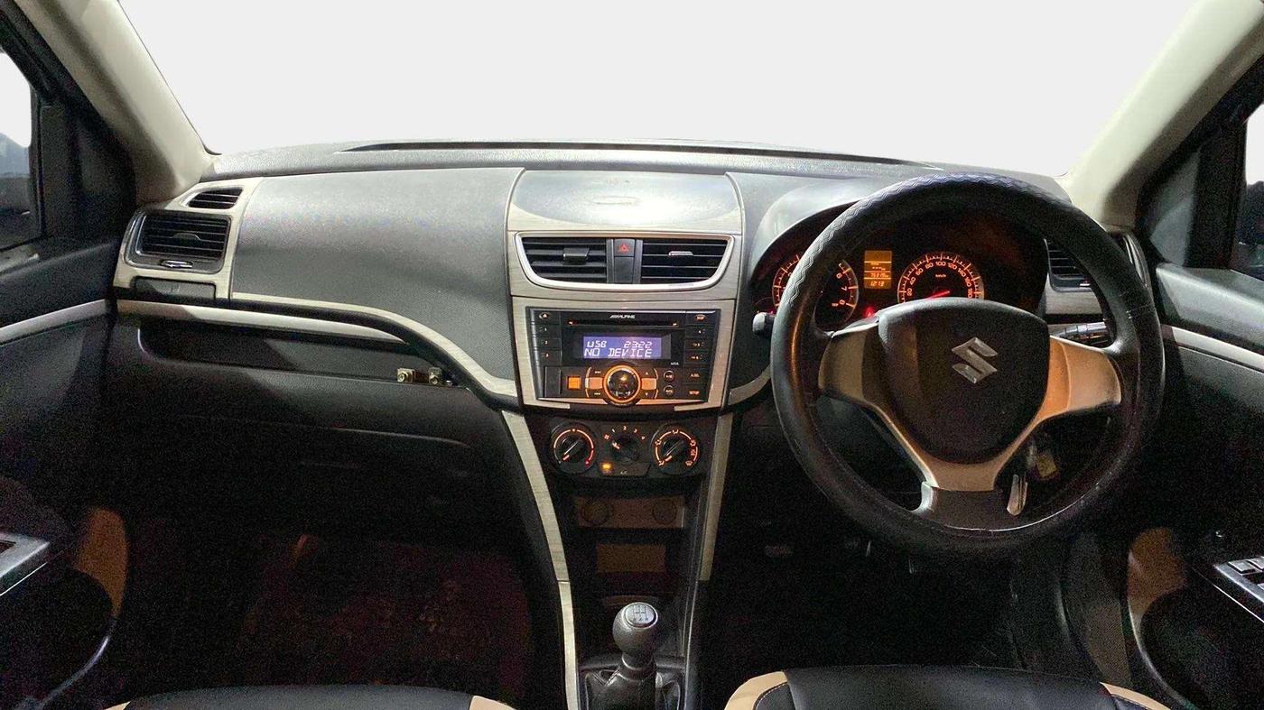 2014 Maruti Swift VXI, Petrol, Manual, 75,315 km, Dashboard