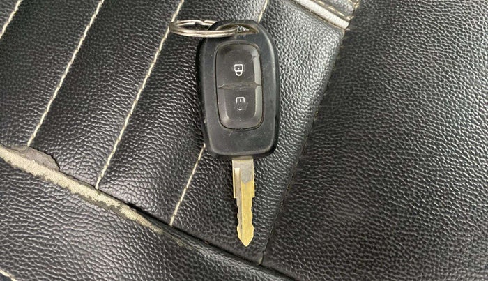 2018 Renault Kwid RXT 0.8 (O), CNG, Manual, 43,682 km, Key Close Up