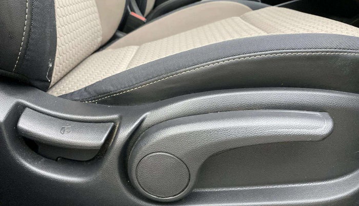 2017 Hyundai Elite i20 SPORTZ 1.2, Petrol, Manual, 48,328 km, Driver Side Adjustment Panel