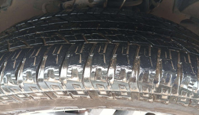 2018 Ford Endeavour TITANIUM 3.2 4X4 AT, Diesel, Automatic, 1,30,116 km, Right Front Tyre Tread