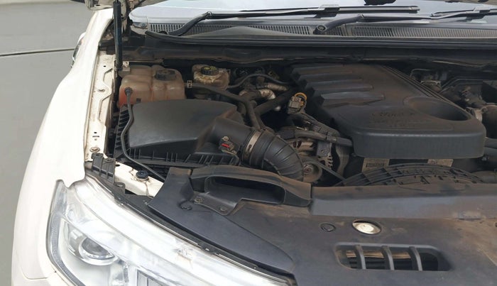 2018 Ford Endeavour TITANIUM 3.2 4X4 AT, Diesel, Automatic, 1,30,116 km, Engine View - Right