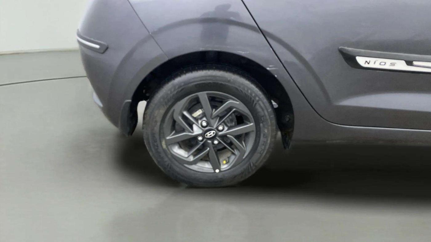 2020 Hyundai GRAND I10 NIOS SPORTZ 1.2 KAPPA VTVT, Petrol, Manual, 31,347 km, Right Rear Wheel