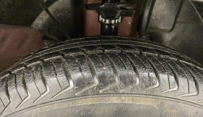 2019 Renault Kwid RXT 1.0, Petrol, Manual, 76,208 km, Right Front Tyre Tread