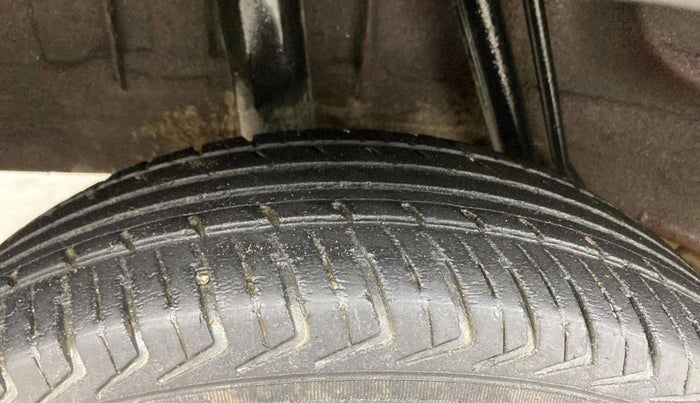 2019 Renault Kwid RXT 1.0, Petrol, Manual, 76,208 km, Right Rear Tyre Tread